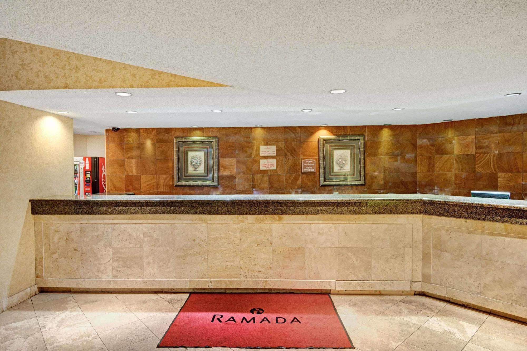 Ramada Overland Park Mission Bagian luar foto