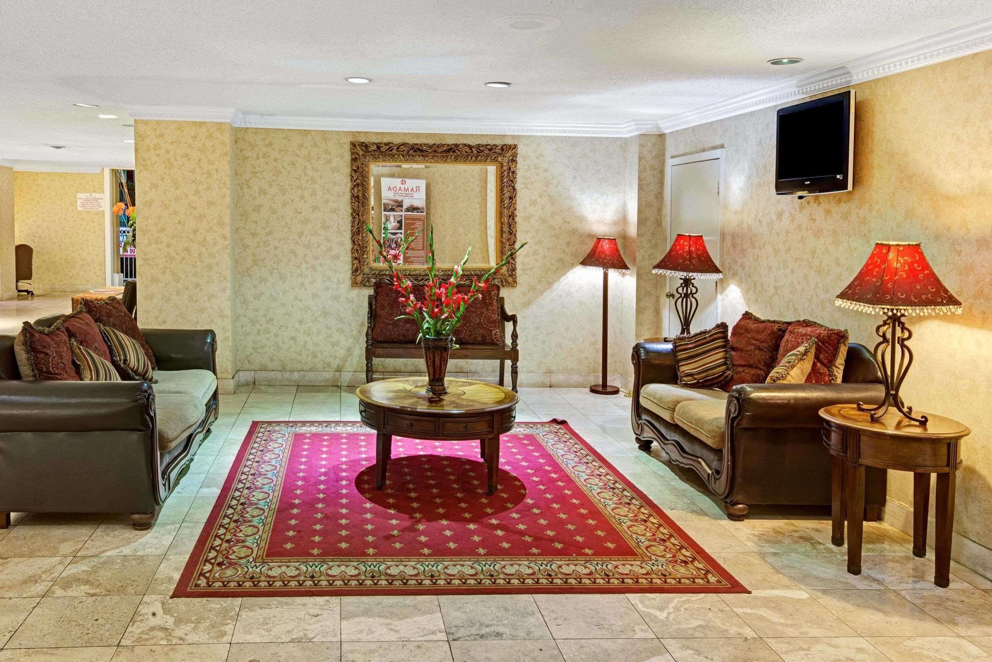 Ramada Overland Park Mission Bagian luar foto