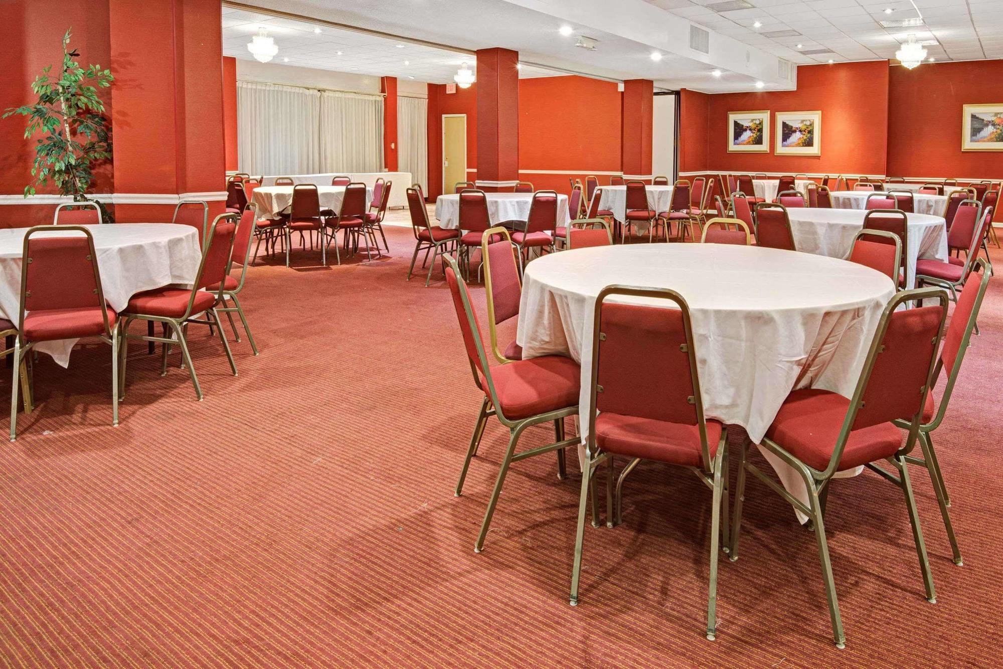 Ramada Overland Park Mission Bagian luar foto