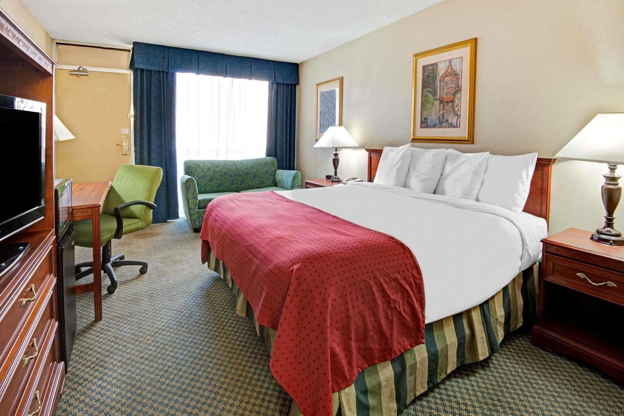 Ramada Overland Park Mission Bagian luar foto