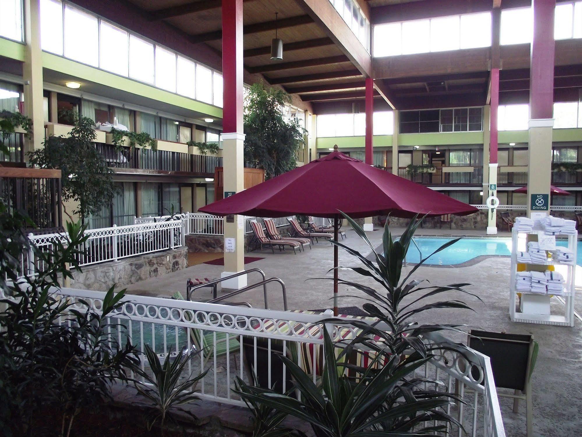 Ramada Overland Park Mission Bagian luar foto